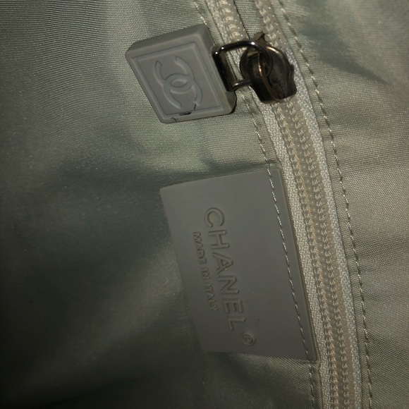 Authentic CHANEL Camellia Sport flower tote bag - Picture 10 of 15